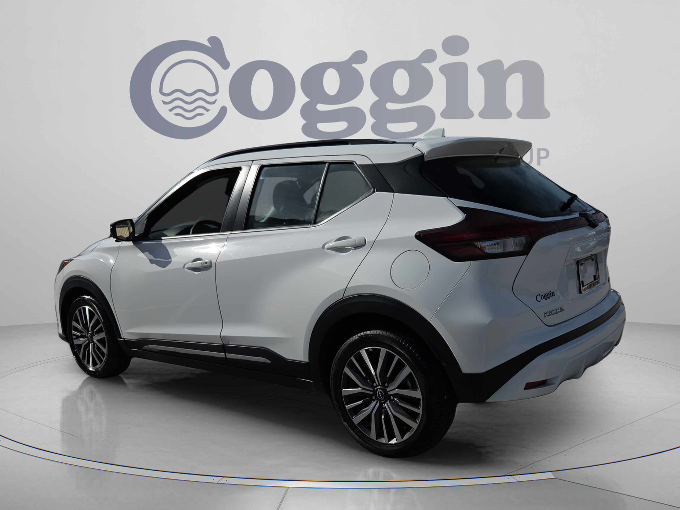 Used 2024 Nissan Kicks SR FWD image 3