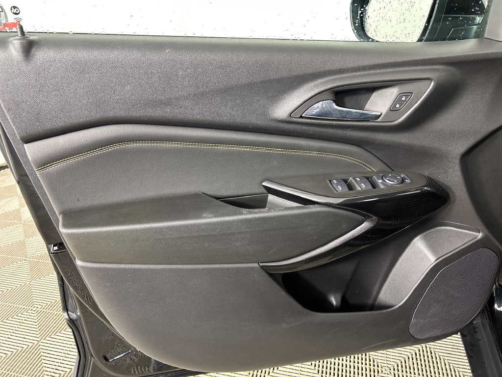 Used 2024 Chevrolet Trax LT w/ Driver Confidence Package FWD image 11