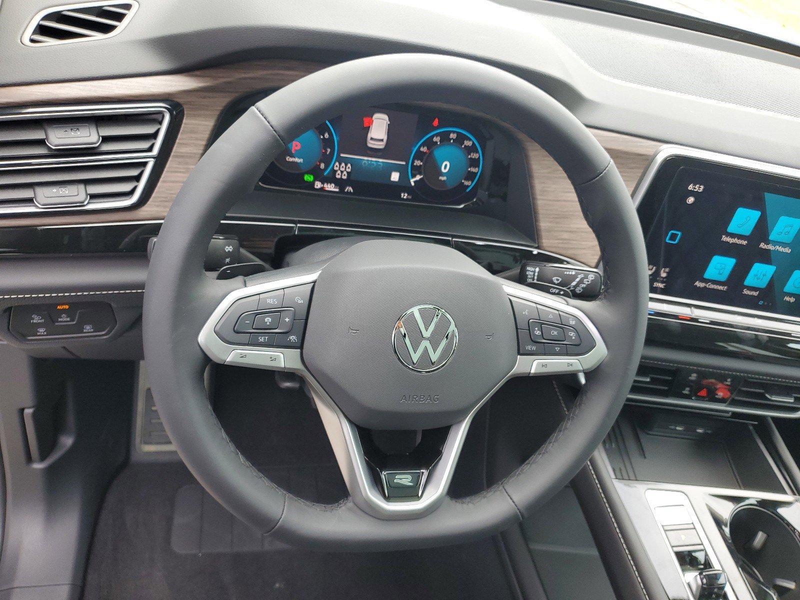 New 2025 Volkswagen Atlas SEL Premium R-Line image 21