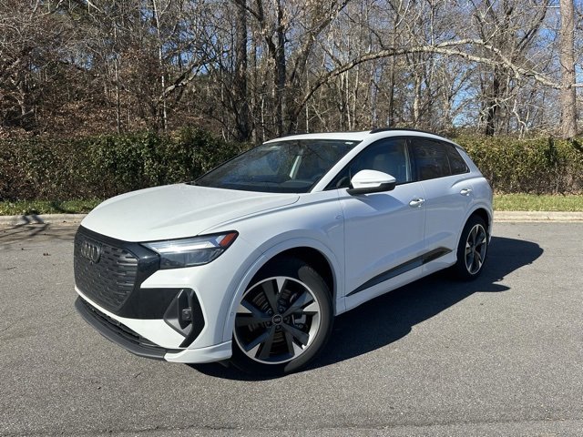 Used 2024 Audi Q4 e-tron Premium Plus w/ Premium Plus image 1