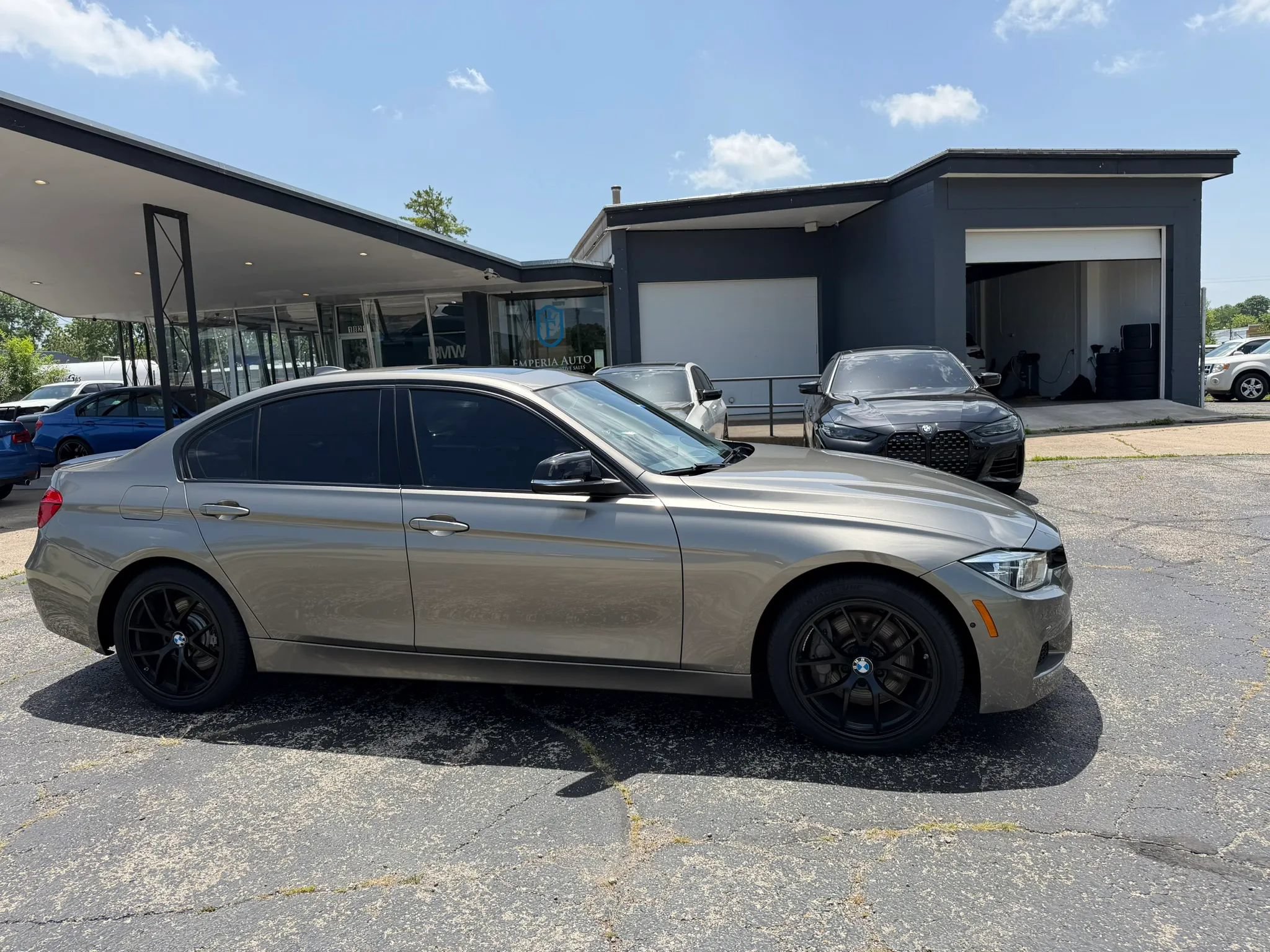 Used 2016 BMW 340i xDrive Sedan AWD/4WD image 10