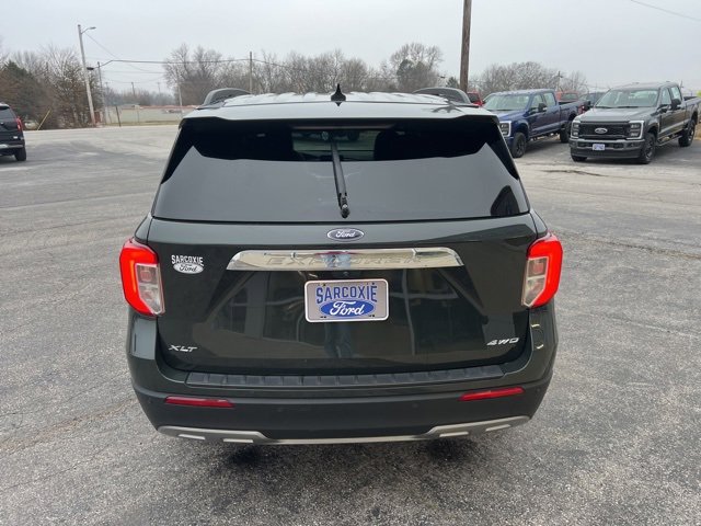 Used 2022 Ford Explorer XLT w/ Equipment Group 202A image 6