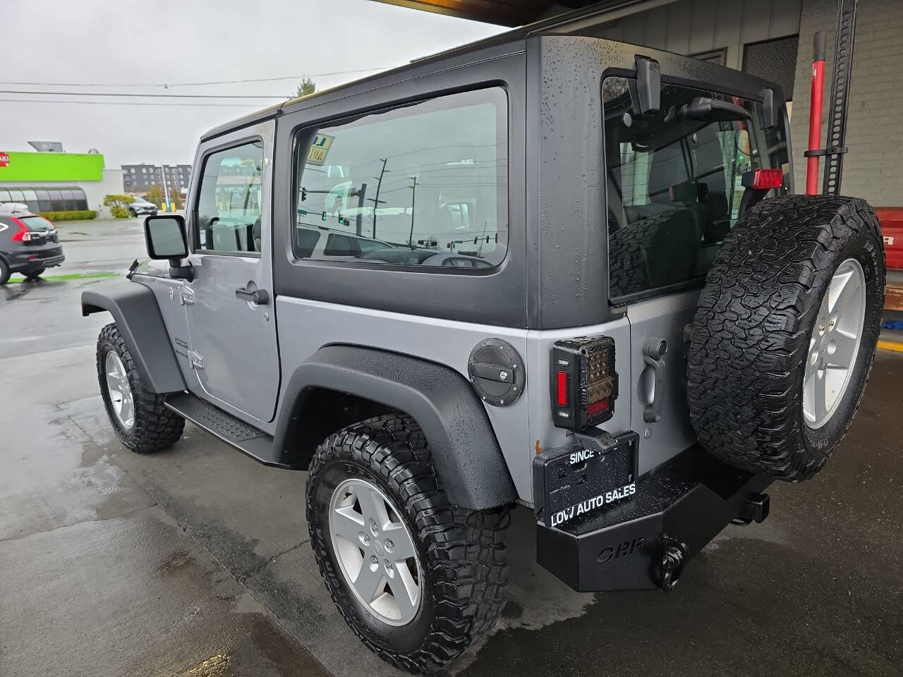 Used 2018 Jeep Wrangler Sport image 3