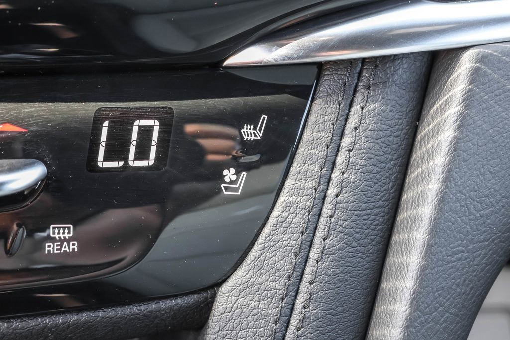 Used 2023 Cadillac XT6 Sport w/ Technology Package AWD/4WD image 28