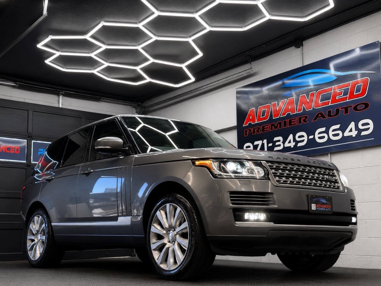 Used 2014 Land Rover Range Rover Supercharged AWD/4WD image 1