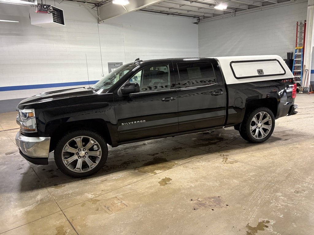 Used 2018 Chevrolet Silverado 1500 LT w/ LT Eassist Package image 3