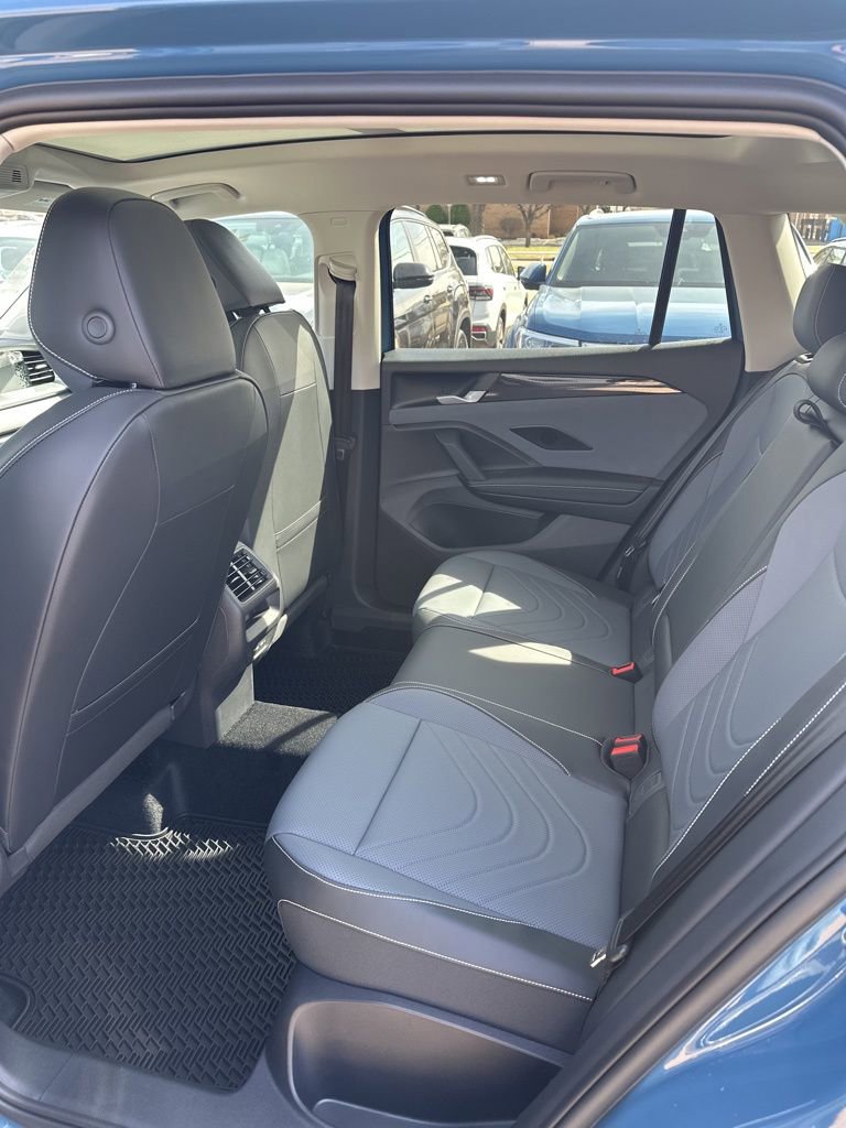 New 2026 Volkswagen Tiguan SE image 14