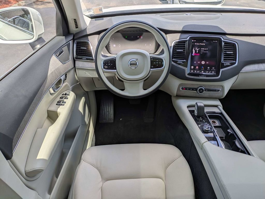 Certified 2024 Volvo XC90 B5 Plus w/ Protection Package AWD/4WD image 22