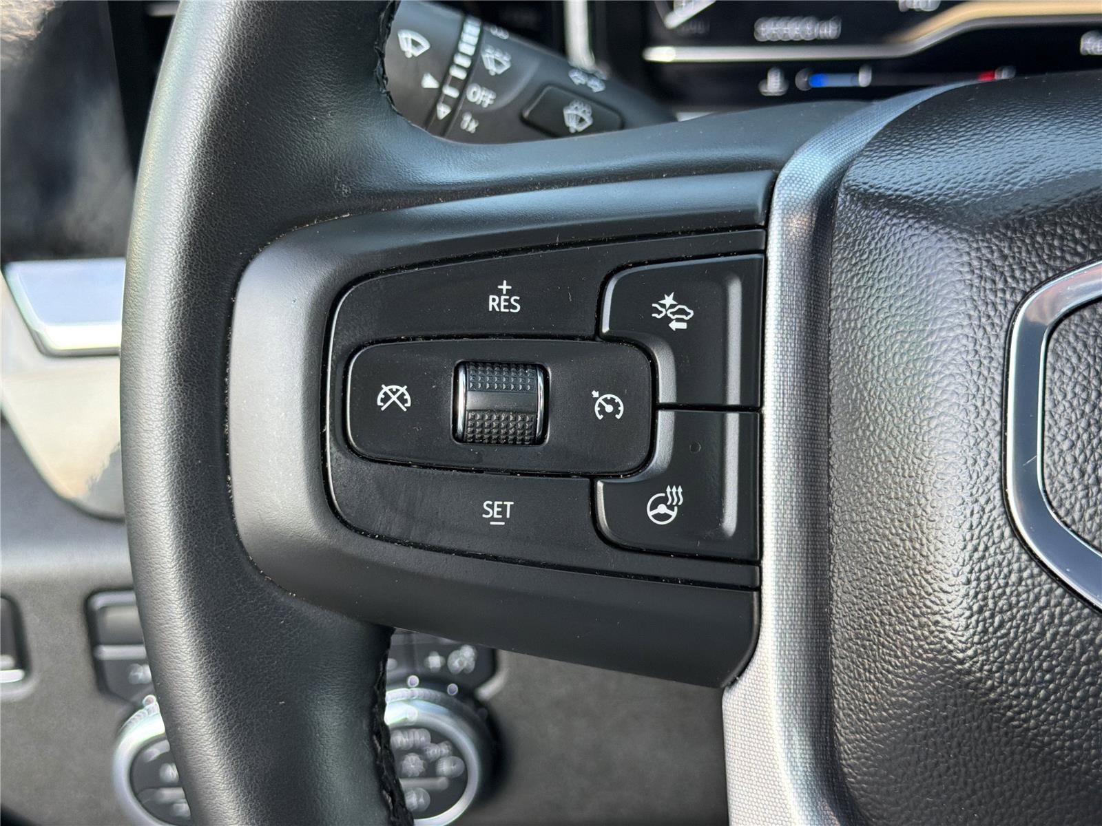 Used 2025 GMC Sierra 1500 SLT AWD/4WD image 25