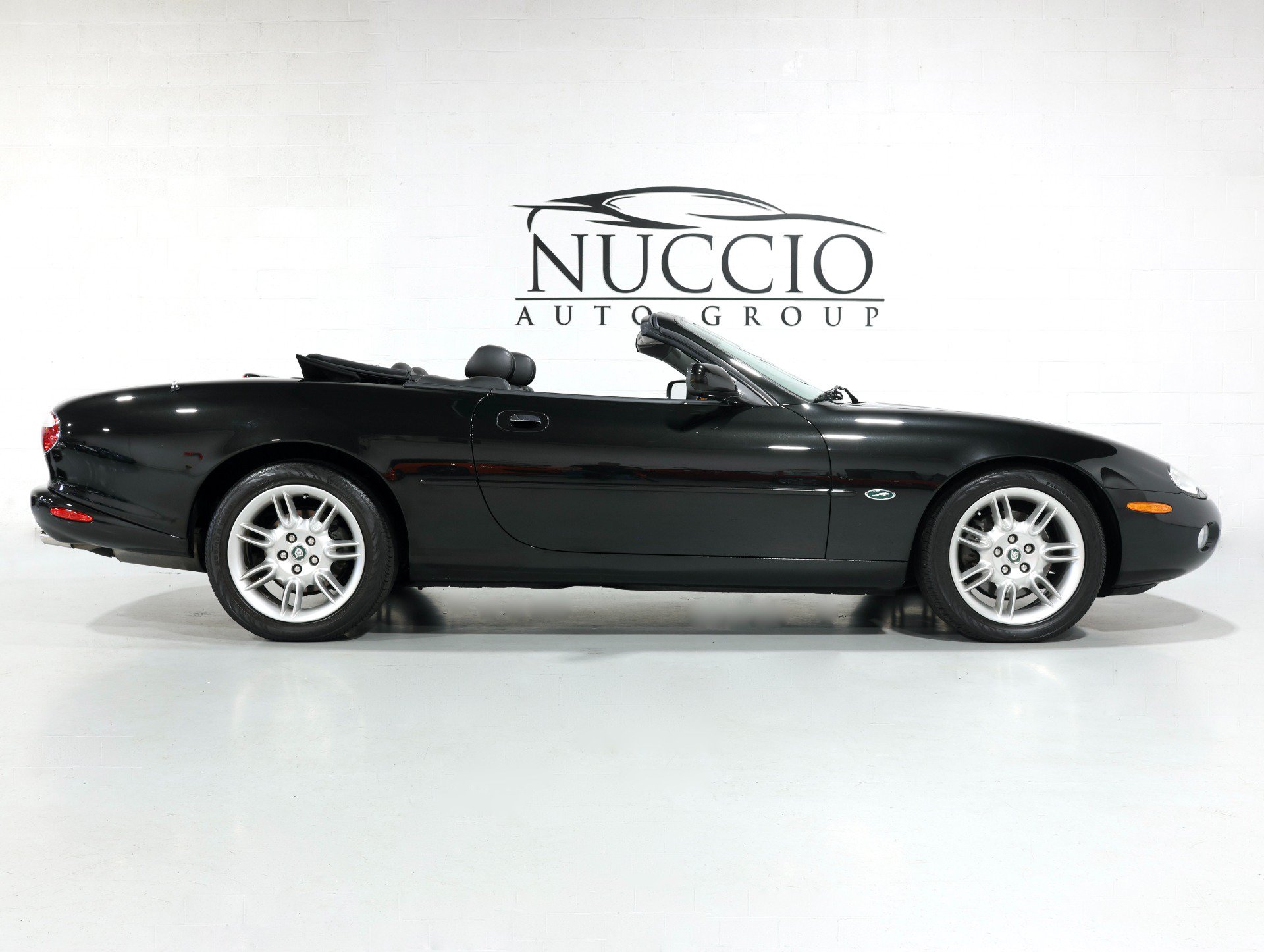 Used 2001 Jaguar XK8 Convertible RWD image 21