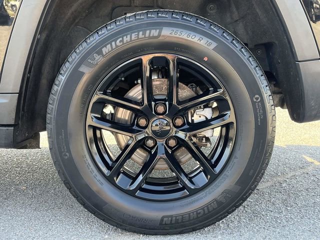 Used 2023 Jeep Grand Cherokee Laredo w/ Luxury Tech Group I image 11