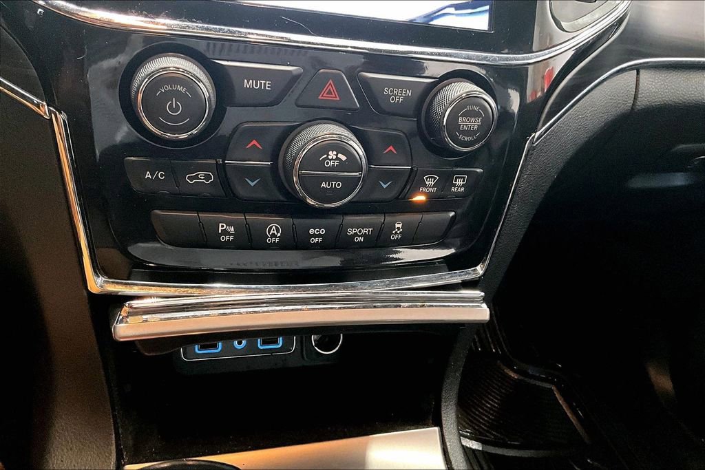 Used 2021 Jeep Grand Cherokee Limited w/ Luxury Group II image 15