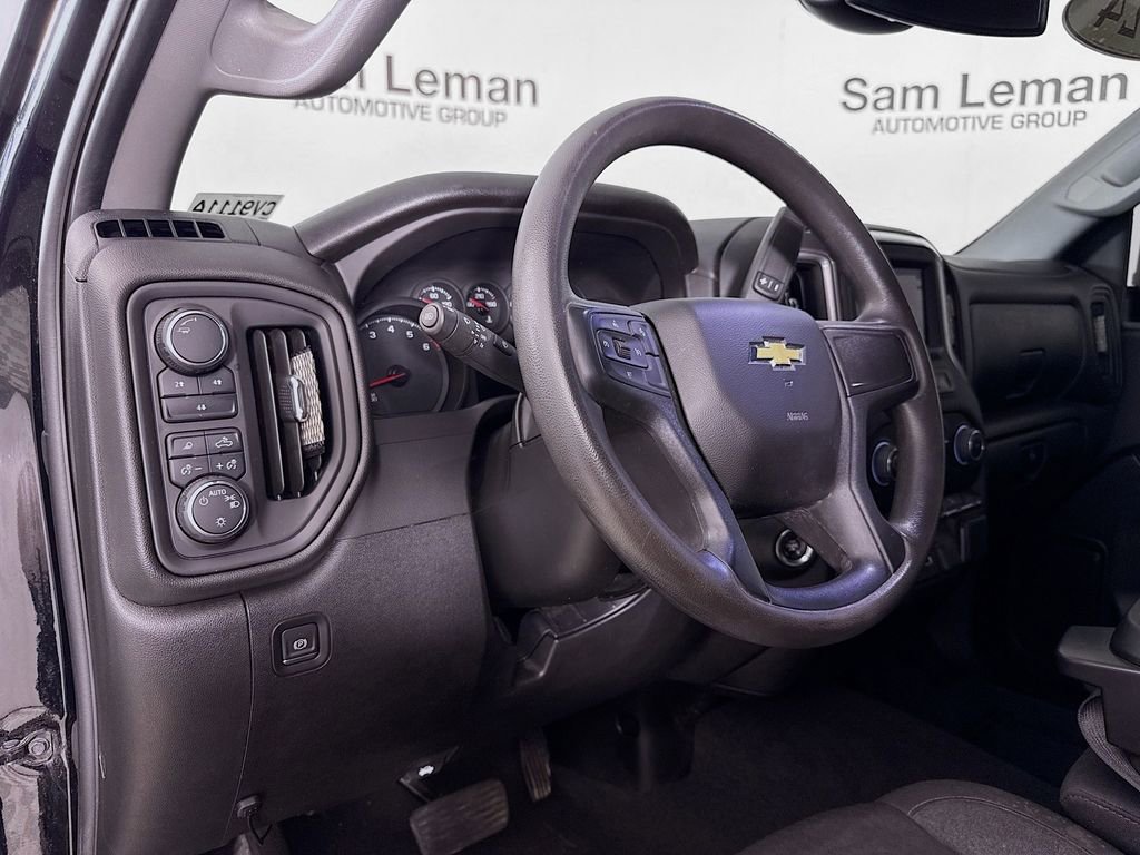 Used 2024 Chevrolet Silverado 2500 Custom w/ Custom Value Package image 11