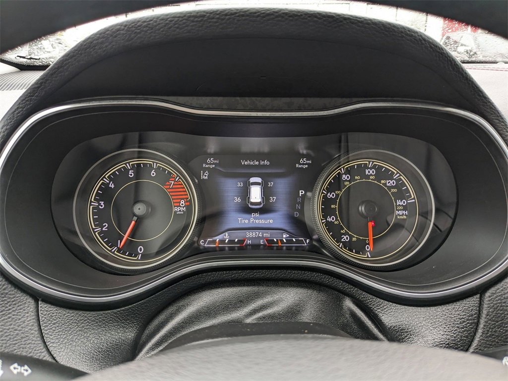 Used 2022 Jeep Cherokee Trailhawk image 15