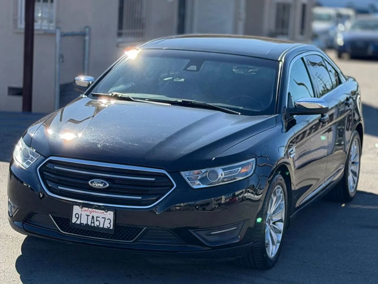 Used 2017 Ford Taurus Limited image 7