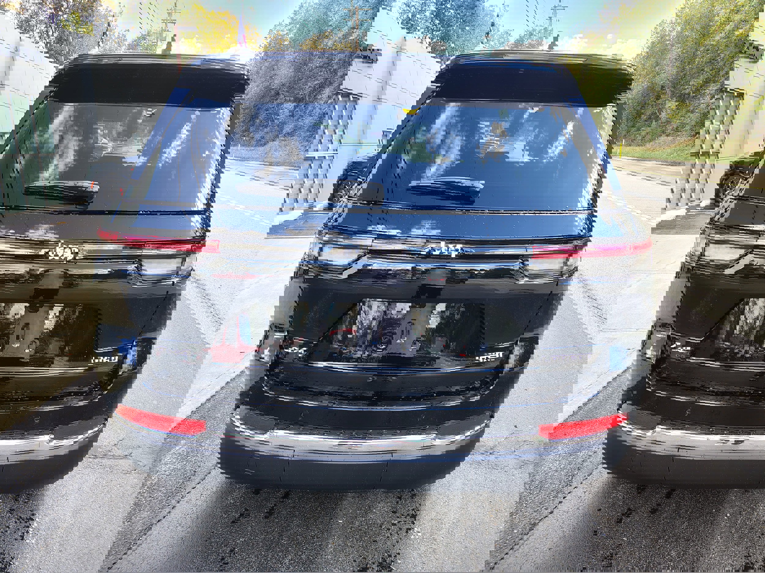 New 2025 Jeep Grand Cherokee Laredo X w/ Luxury Tech Group I image 8