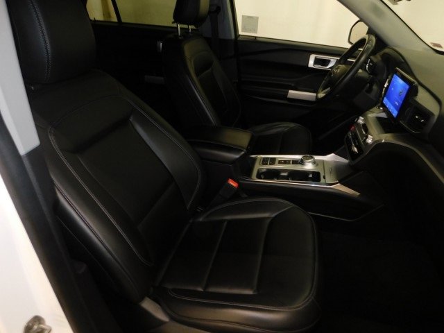Used 2022 Ford Explorer XLT w/ Equipment Group 202A image 20