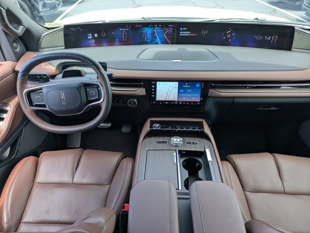 Used 2025 Lincoln Navigator Reserve AWD/4WD image 21