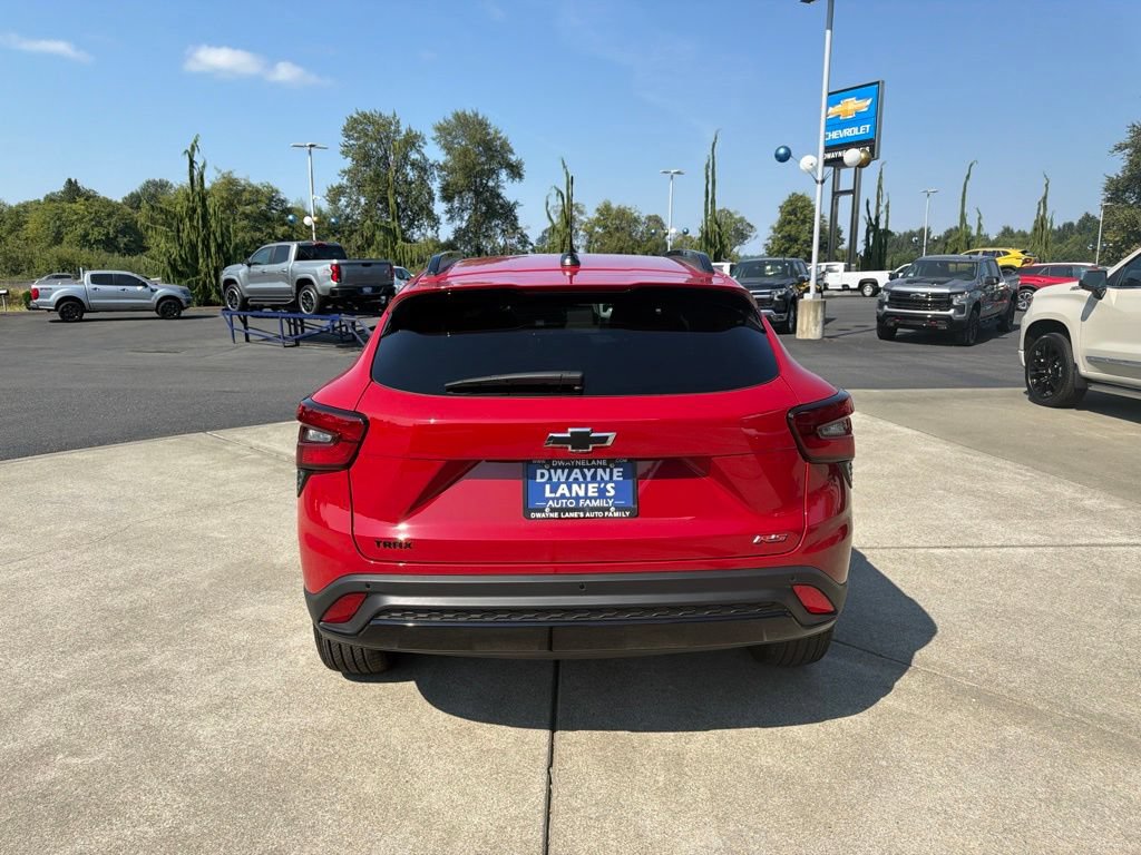 New 2026 Chevrolet Trax RS w/ Sunroof Package FWD image 5
