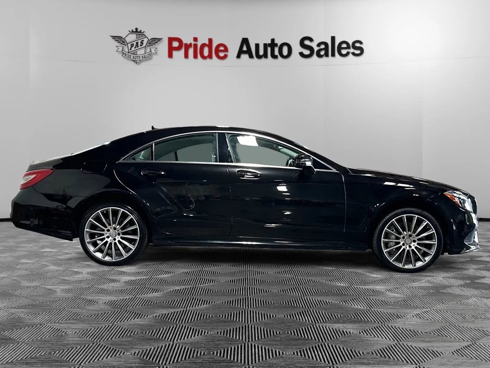 Used 2016 Mercedes-Benz CLS 550 4MATIC image 13
