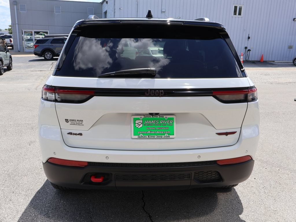 Used 2022 Jeep Grand Cherokee Trailhawk AWD/4WD image 4