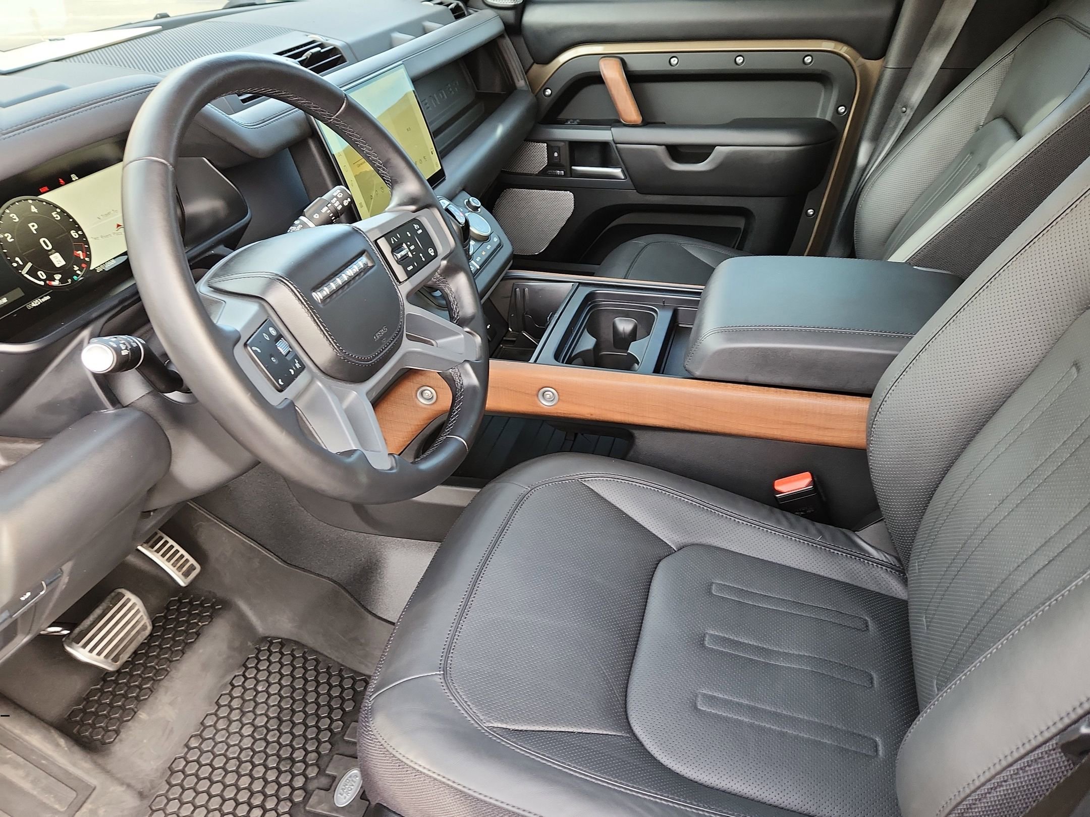 Used 2024 Land Rover Defender 130 X image 5