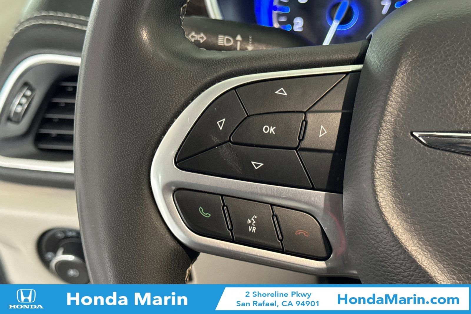 Used 2023 Chrysler Pacifica Limited image 31