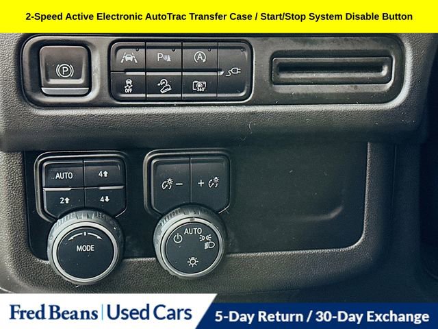 Certified 2022 Chevrolet Suburban Z71 w/ Luxury Package image 12