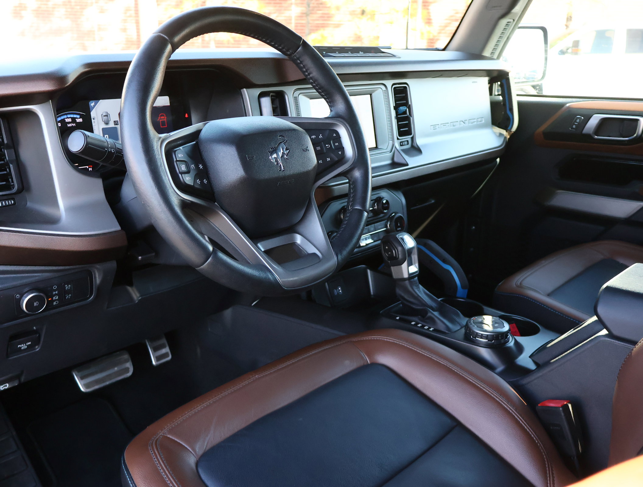 Used 2022 Ford Bronco Outer Banks w/ Sasquatch Package image 3