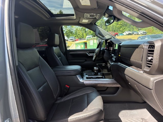 Used 2023 Chevrolet Silverado 1500 LTZ w/ LTZ Premium Package AWD/4WD image 29