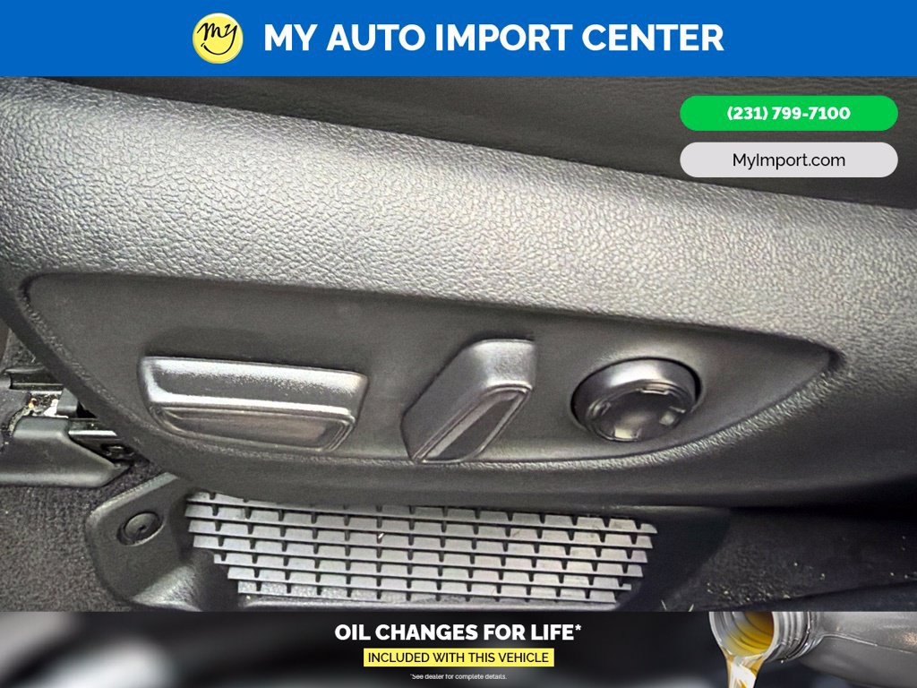 Used 2025 Toyota Sienna Limited AWD/4WD image 11