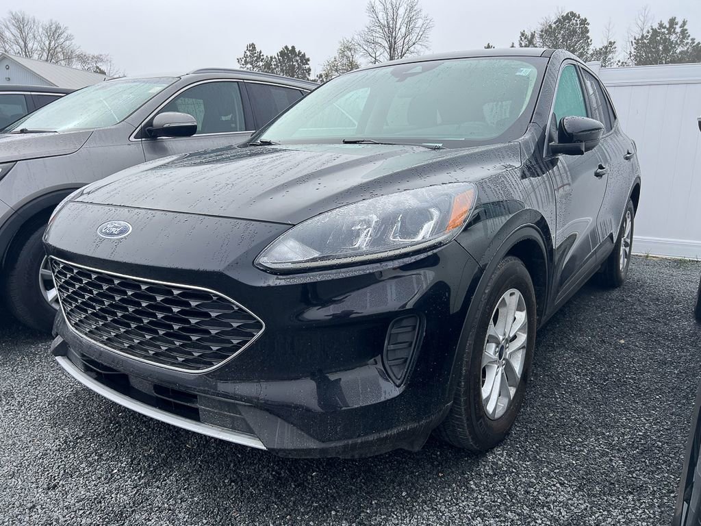 Used 2020 Ford Escape SE image 1