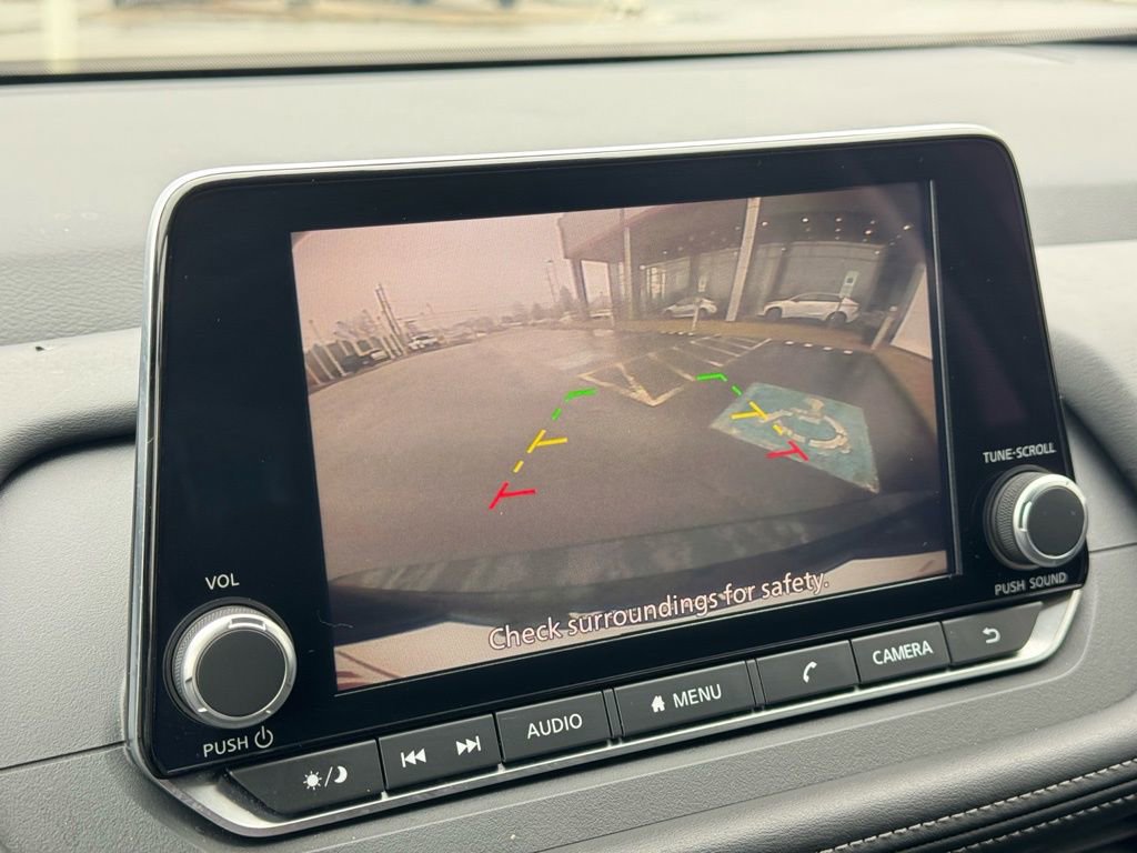 Used 2025 Nissan Rogue SV image 43