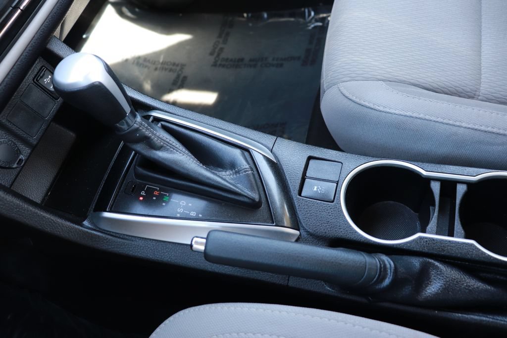 Used 2017 Toyota Corolla LE w/ Carpet Mat Package (TMS) FWD image 19