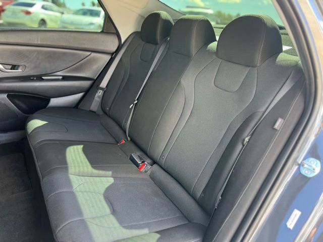 Used 2025 Hyundai Elantra SE image 13