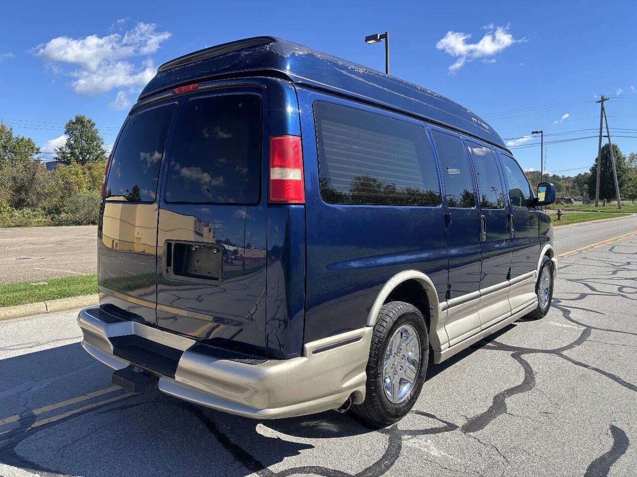 Used 2003 GMC Savana 3500 RWD image 5