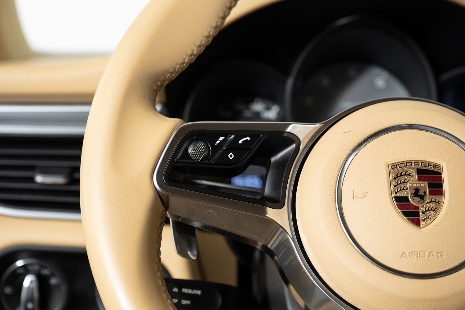 Used 2016 Porsche Macan S image 31