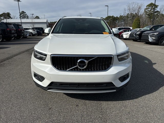 Used 2021 Volvo XC40 T5 Momentum w/ Premium Package image 3