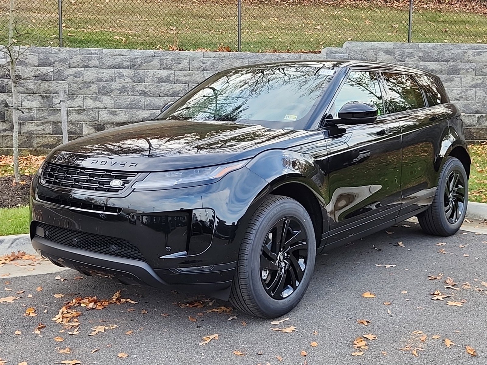 Used 2025 Land Rover Range Rover Evoque S image 1