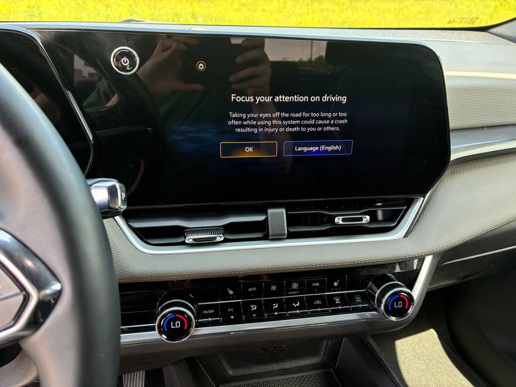 Used 2025 Chevrolet Equinox LT w/ Convenience Package II FWD image 19