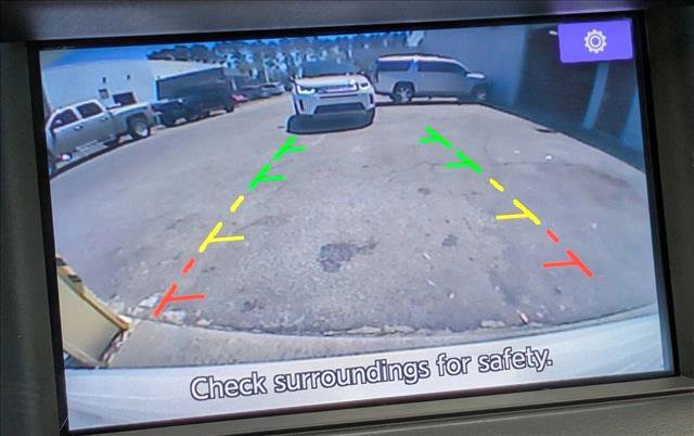 Used 2018 INFINITI QX30 image 12