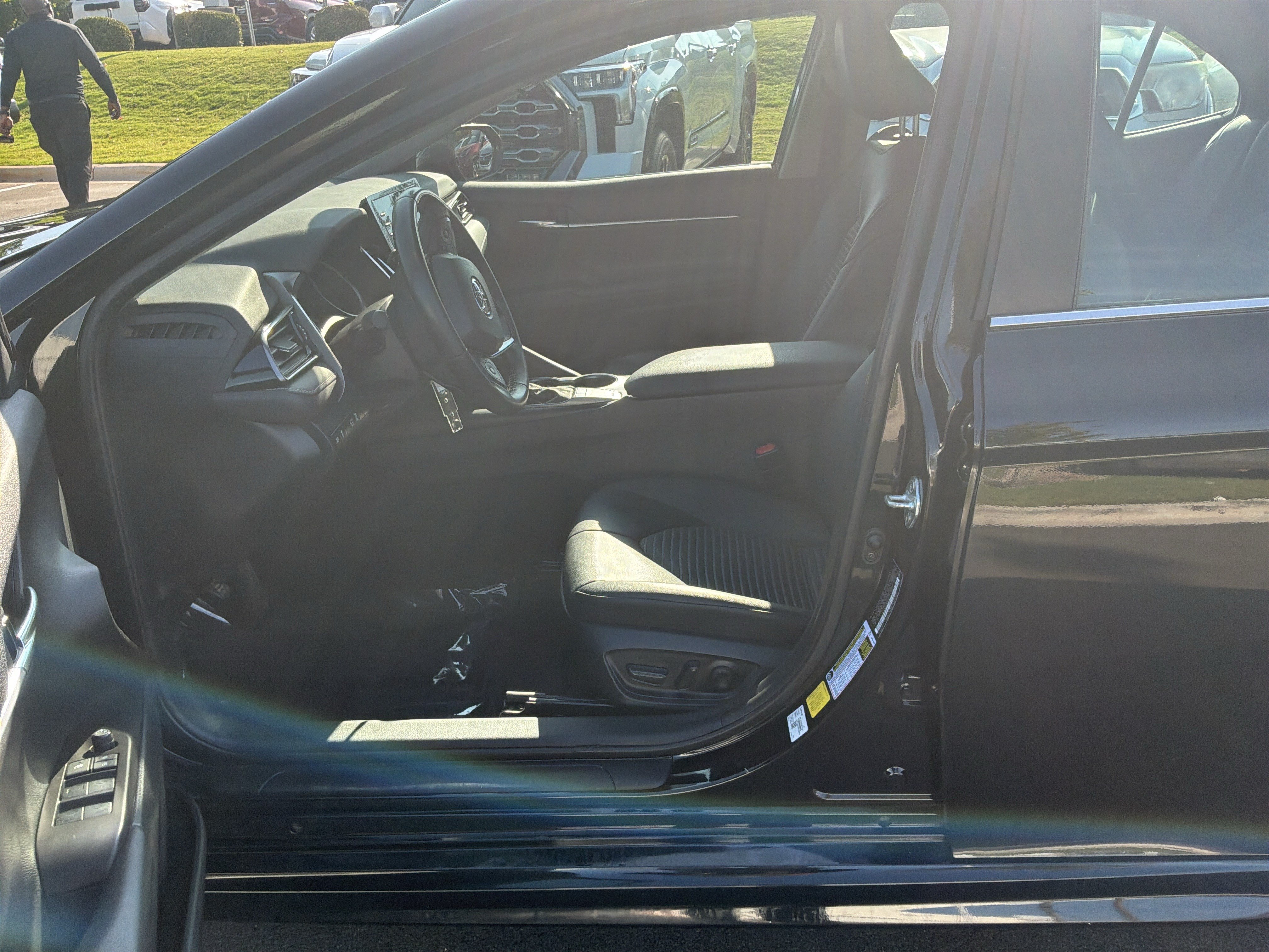 Used 2023 Toyota Camry SE FWD image 16