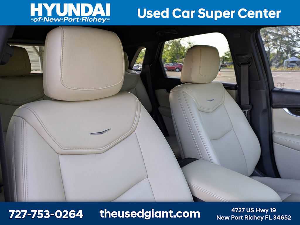 Used 2017 Cadillac XT5 FWD image 6