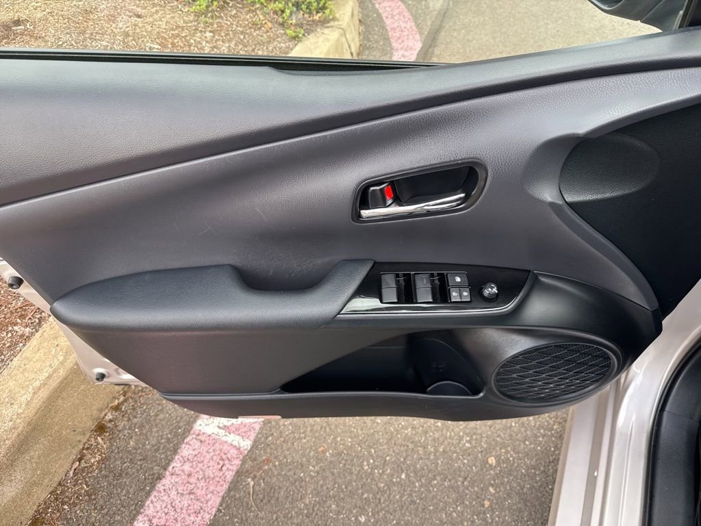 Used 2021 Toyota Prius Prime Limited image 16