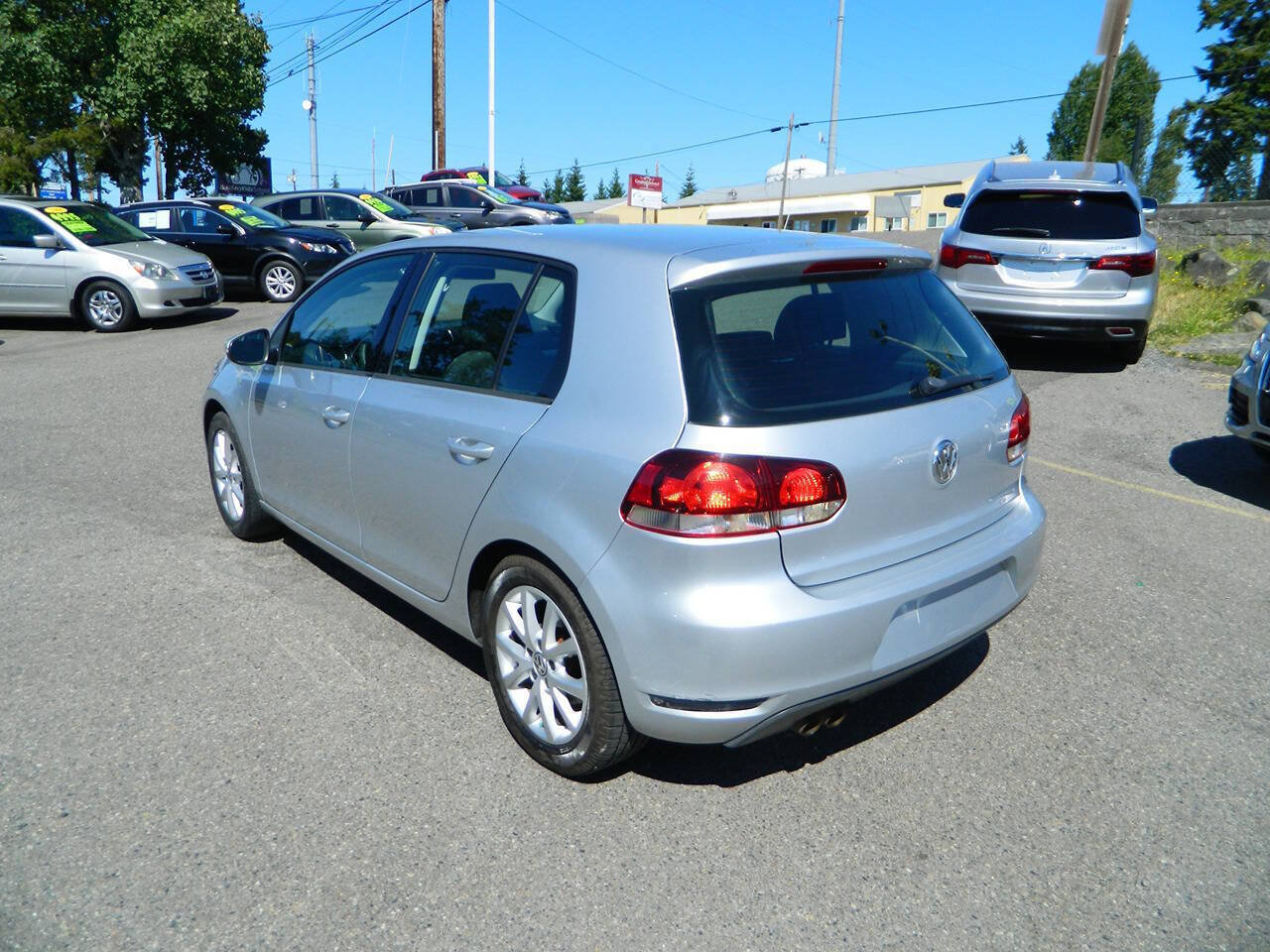 Used 2013 Volkswagen Golf 4-Door FWD image 6