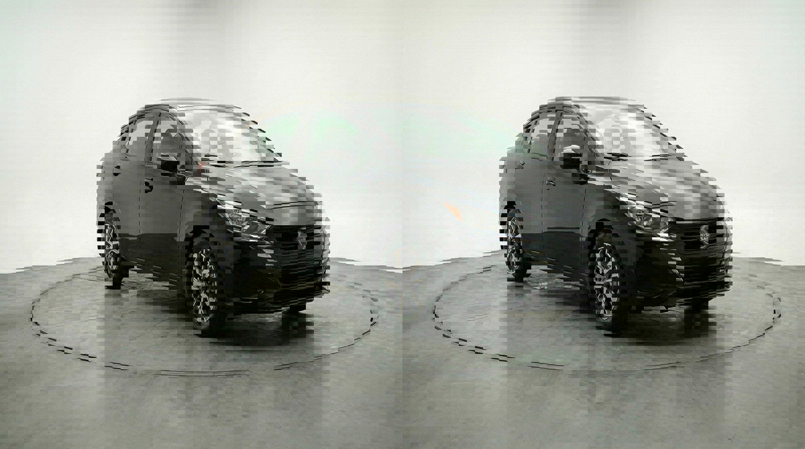 Used 2025 Nissan Versa SV image 1