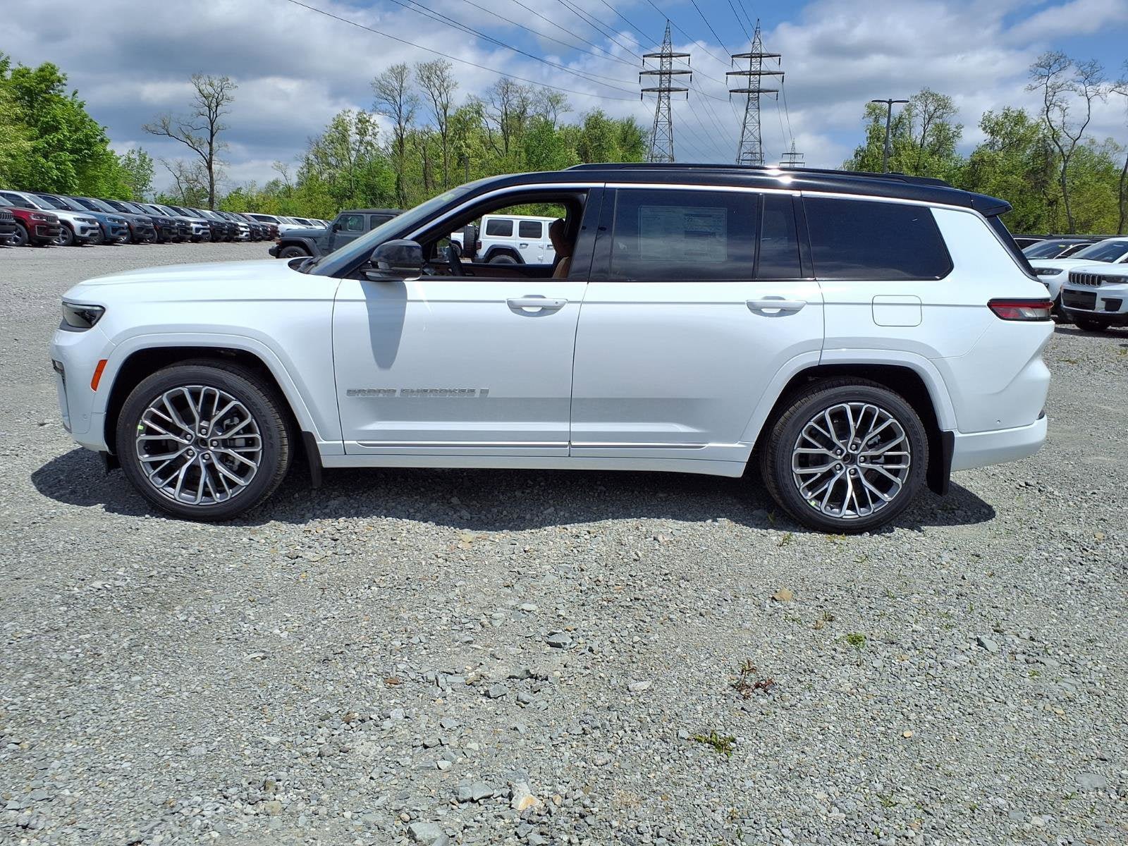 New 2026 Jeep Grand Cherokee L Summit AWD/4WD image 2