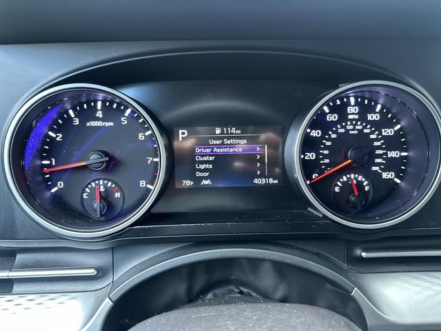 Used 2024 Kia Carnival LX FWD image 26