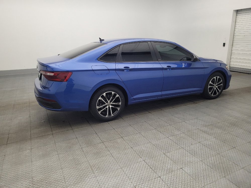 Used 2024 Volkswagen Jetta Sport image 10