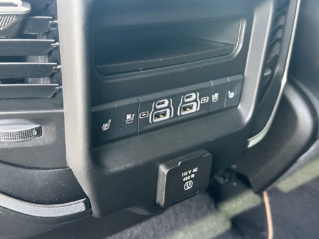 Used 2026 RAM 1500 Tungsten AWD/4WD image 17